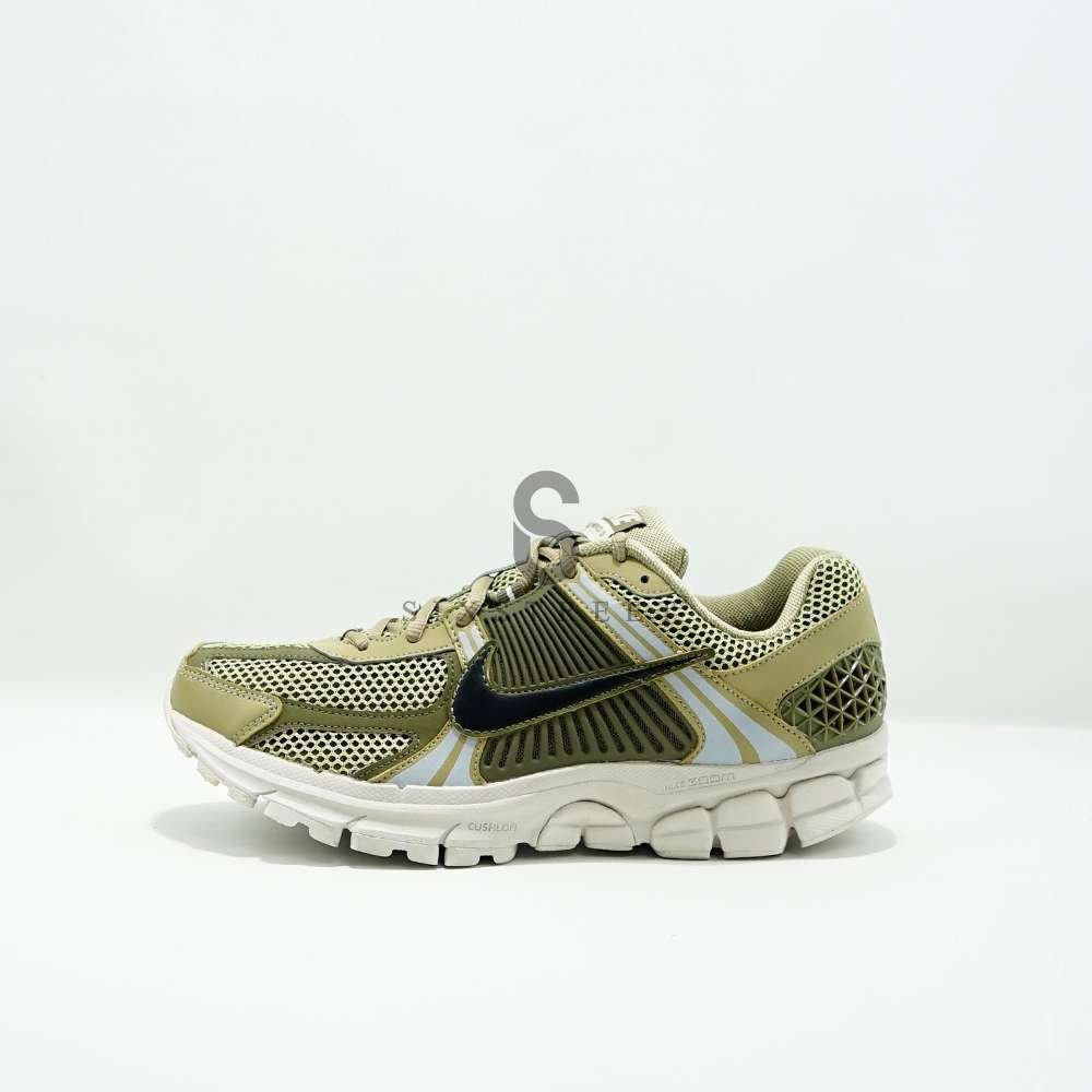 NIKE Zoom Vomero 5 Neutral Olive FJ1915200