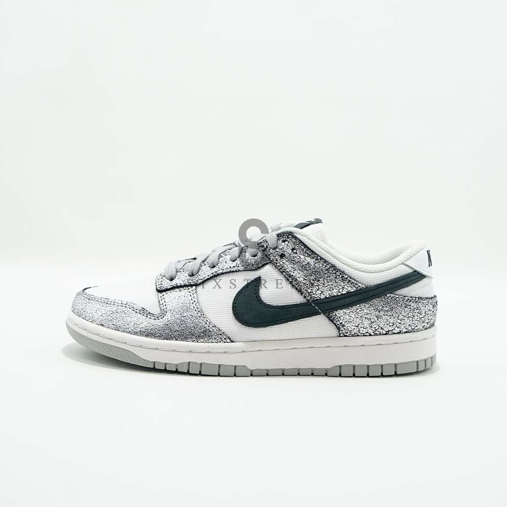 DUNK Low Golden Gals Metalic Silver DO5882001