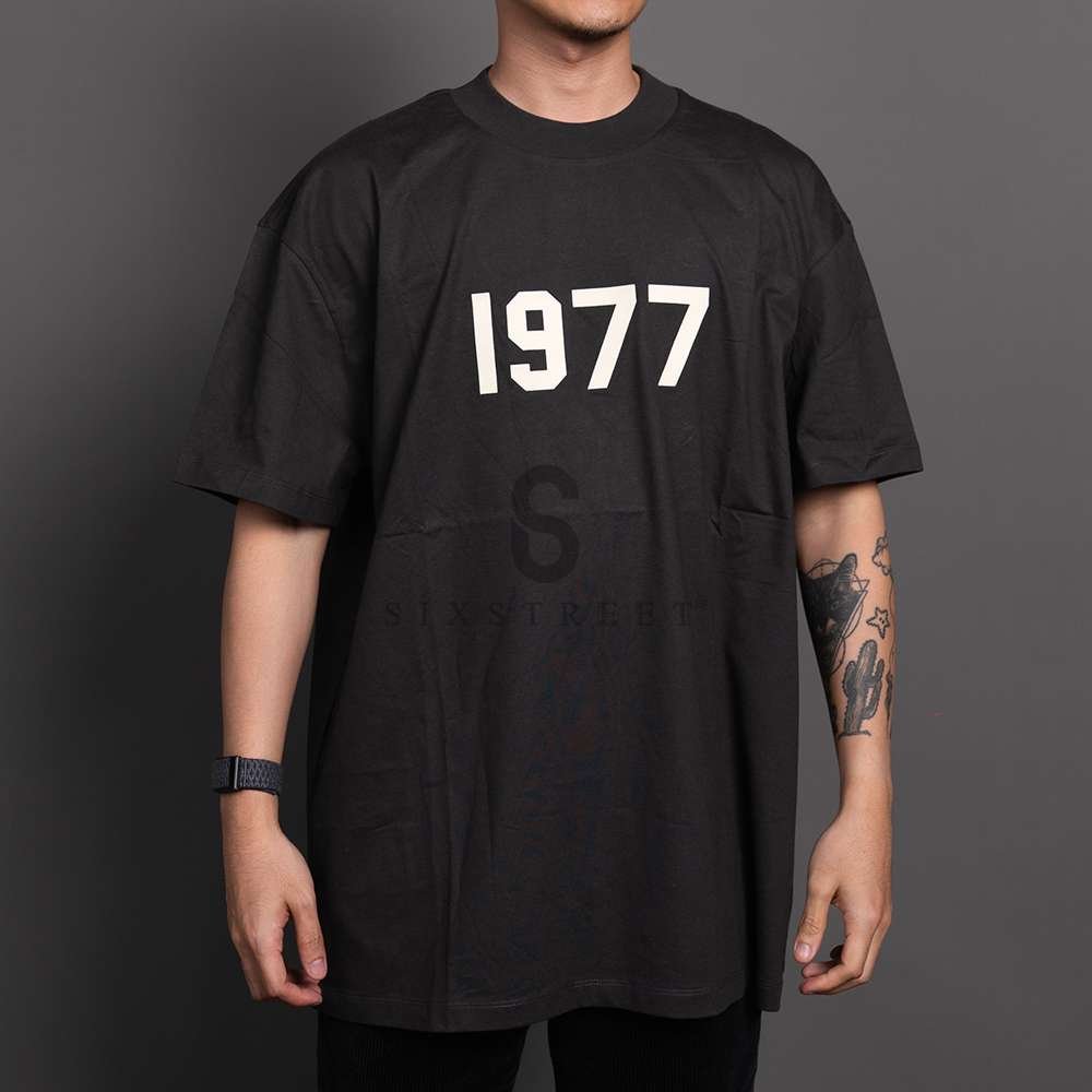 ESSENTIAL Tee 1977 Iron