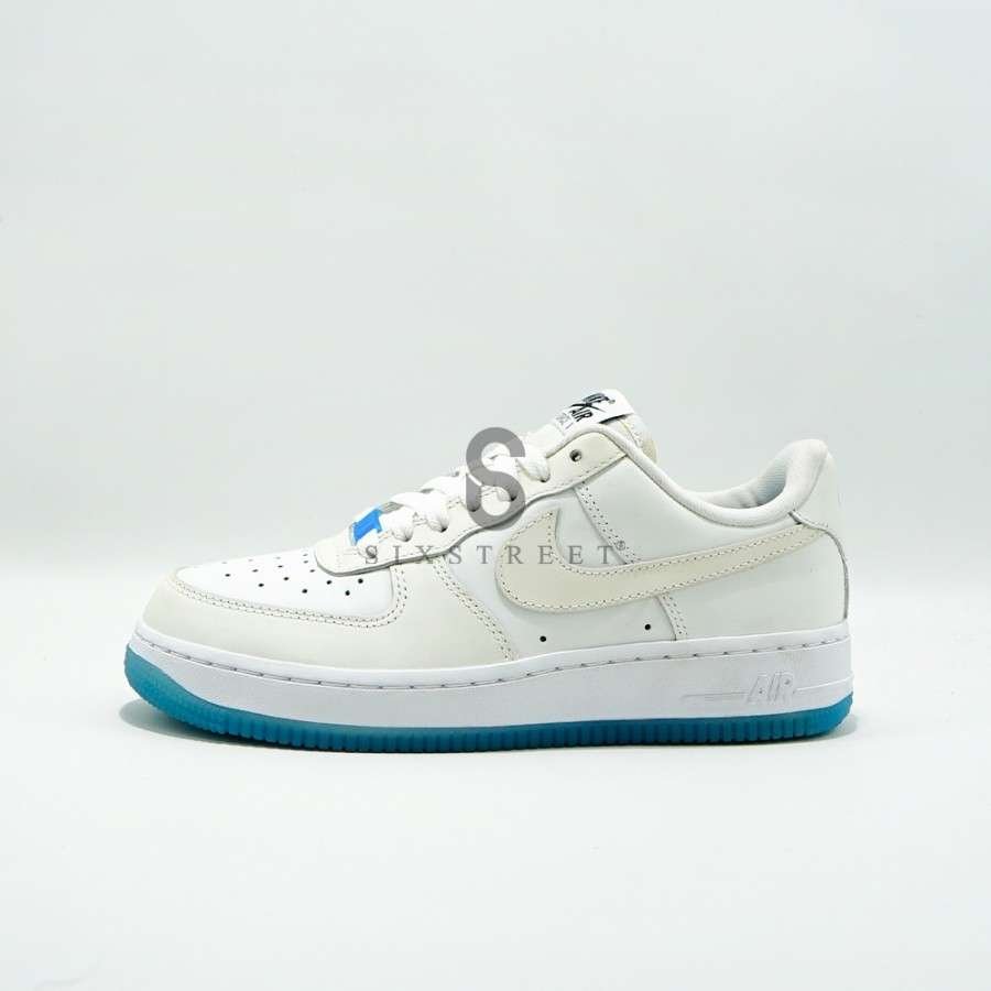 AIR FORCE 1 Low UV Reactive Swoosh W DA8301101